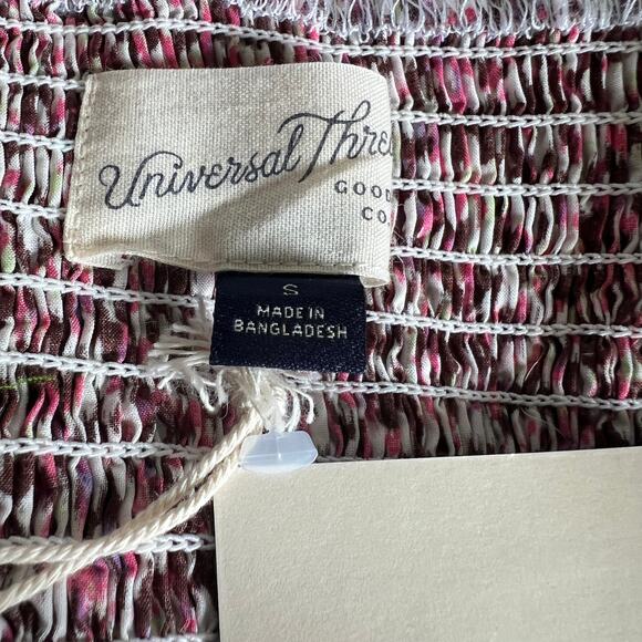 Universal Thread Women's Pink Flutter Short Sleeve Blouse - Size Small - NWT - Picture 2 of 10